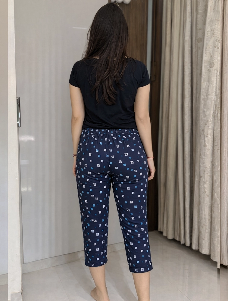 Navy Blue Womens Floral Printed Polycotton 120 GSM Capri Pant with Pocket