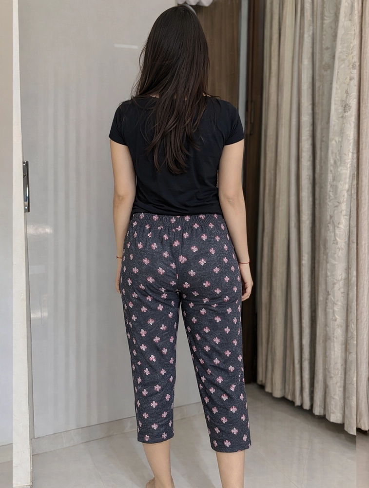 Antra Melange Womens Floral Printed Polycotton 120 GSM Capri Pant with Pocket